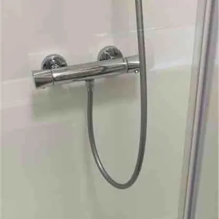 Apartment Mini With Private Patio And Free Parking Bristol